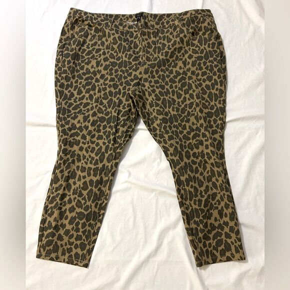 NWOT G.I.L.I. Ankle Pants Dual Stretch Leopard Print Brown Denim size 26W P - Picture 1 of 12